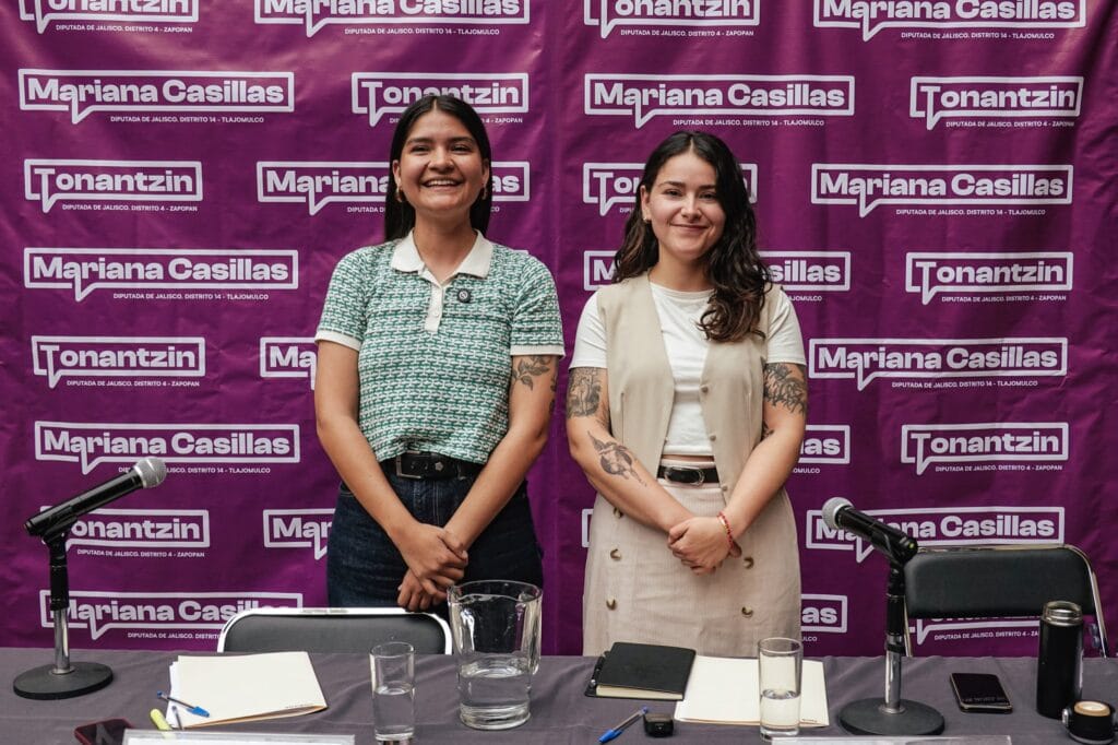 Tonantzin Cárdenas y Mariana Casillas en el Congreso de Jalisco