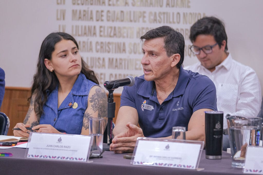Tonantzin Cárdenas en un dialogo con autoridades y actores del transporte público de jalisco