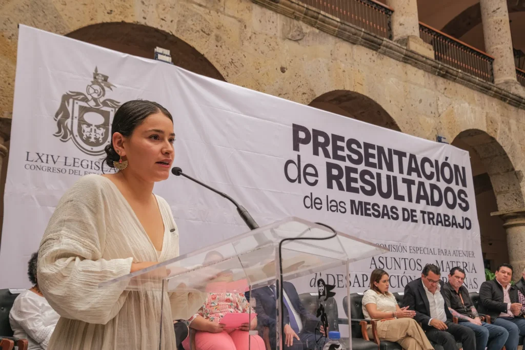 image_2025-07-21_13-01-28 Tonantzin Cárdenas en la presentación de resultados de las mesas de trabajo de la LXIV Legislatura